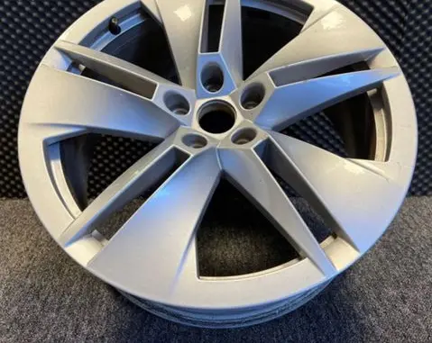 Skoda Enyaq iV R19 alloy rim 5LA601025
