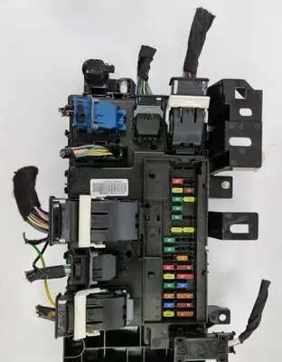 Ford Mustang VI Fuse module JR3T15604