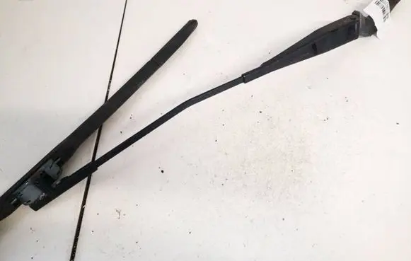 Ford Focus C-MAX Front wiper blade arm 3m5117526aa
