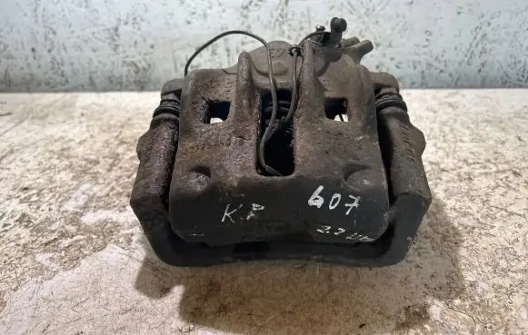 Peugeot 607 Front brake caliper