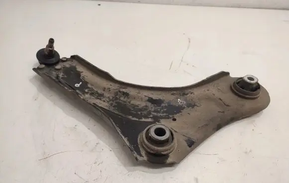 Renault Fluence Front lower control arm/wishbone