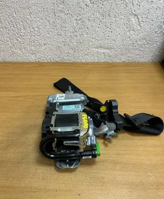 Mercedes-Benz E C207 W207 Front seatbelt 610035800D F6200 A07303113