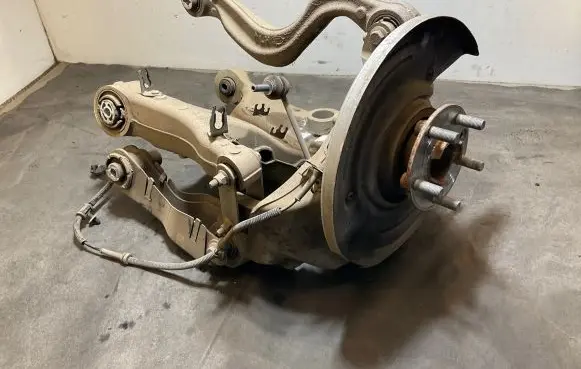 Audi Q5 SQ5 Rear wheel hub spindle/knuckle K8D25A969