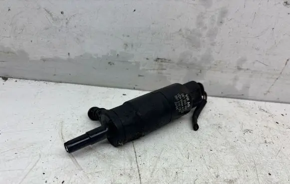 Audi A4 S4 B7 8E 8H Headlight washer pump 3B7955681