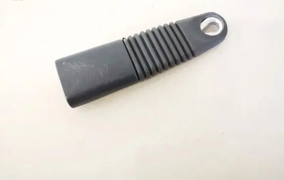 Front seatbelt buckle