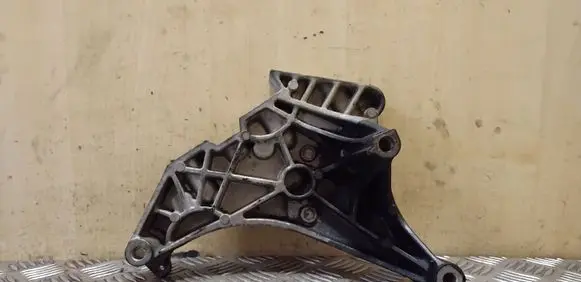 Volkswagen PASSAT CC Engine mounting bracket 03L199207