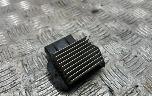 Mitsubishi Pajero Heater blower motor/fan resistor 4993002110