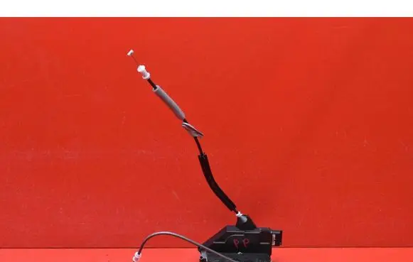 Peugeot 5008 Front door lock PSA104237