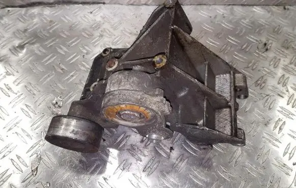 Citroen C5 Engine mounting bracket 9643834380