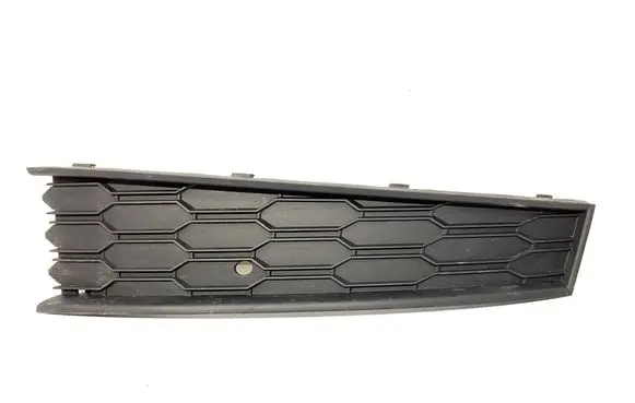 Skoda Scala Front bumper lower grill 657807682A 122936200100