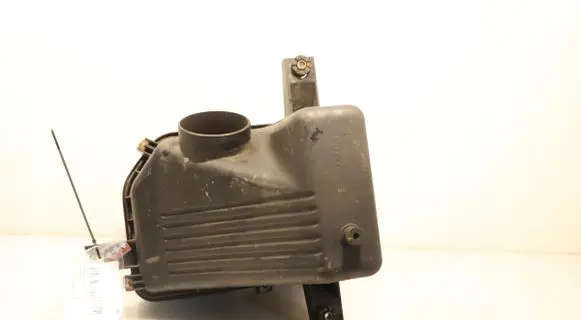 Suzuki Grand Vitara II Air filter box 65JA01
