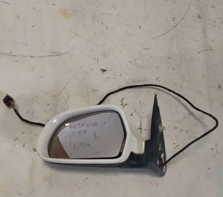 Skoda Octavia Mk2 (1Z) Front door electric wing mirror 