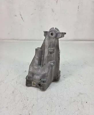Mercedes-Benz GLC C253 Engine mounting bracket A6512235604