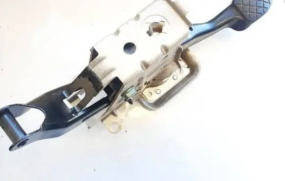 Volkswagen Jetta V Brake pedal 1K1721057