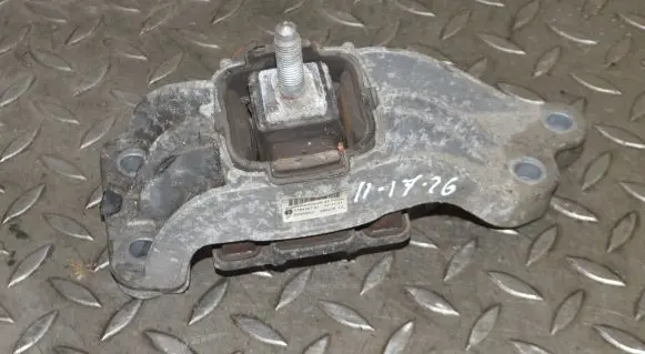 Mini One - Cooper Clubman R55 Engine mount bracket 6784357
