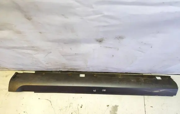KIA Sorento Side skirt front trim 877743E000
