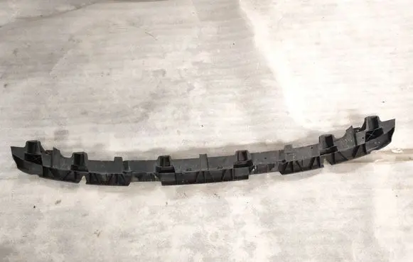 Audi Q7 4M Rear bumper mounting bracket 4M0807458A