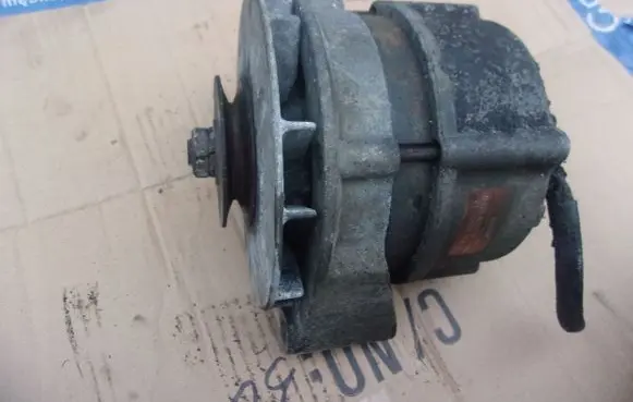 Mercedes-Benz SL R107 Generator/alternator 0120489928