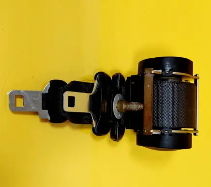 Rear seatbelt