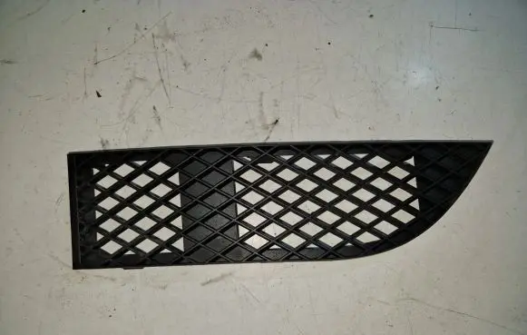 BMW 7 E65 E66 Front bumper lower grill 51117135563