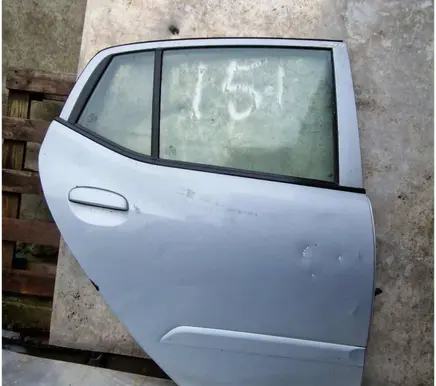 Hyundai i10 Rear door