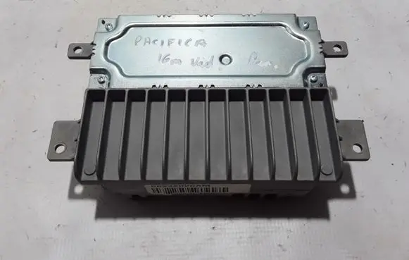 Chrysler Pacifica Radio/CD/DVD/GPS head unit 68232026AM