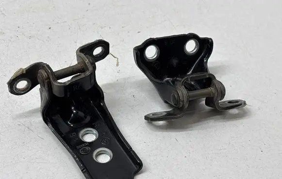 Subaru Legacy Rear door hinge set 