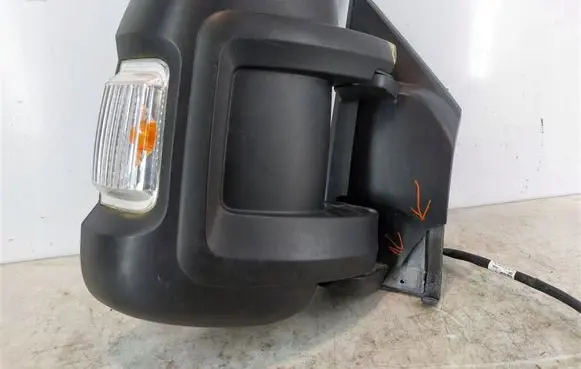 Front door electric wing mirror