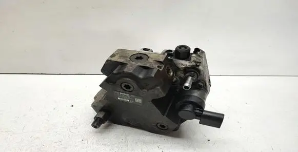 BMW X5 E70 Fuel injection high pressure pump 7798333 0445010146