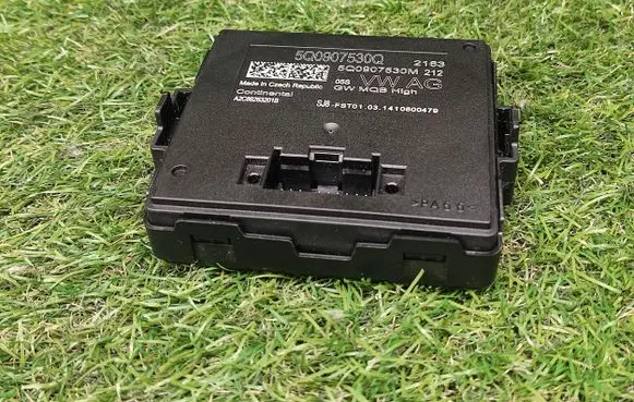 Audi A3 S3 8V Gateway control module 5Q0907530Q 5Q0907530M