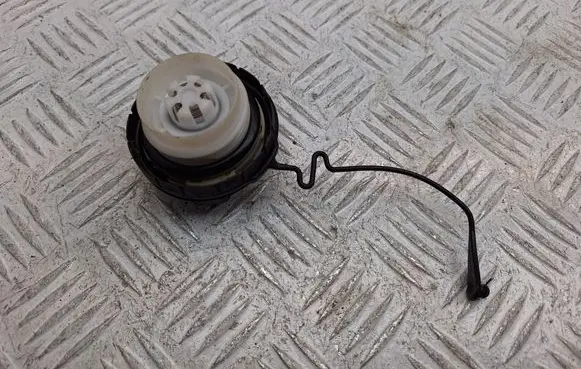 Toyota Avensis T270 Fuel tank filler cap 7730020020 7724933130