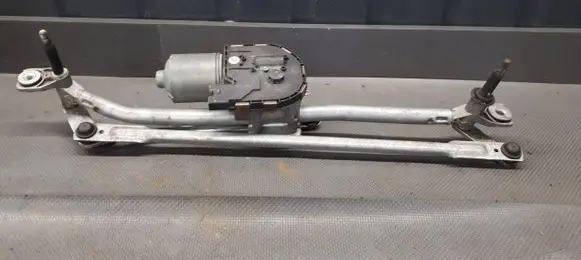 Audi Q5 SQ5 Front wiper linkage 