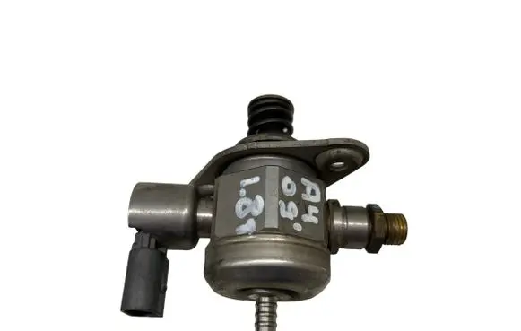 Audi A4 S4 B8 8K Fuel injection high pressure pump 06H127025M 0261520070 2000805957