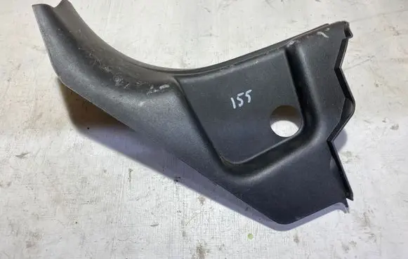 Foot area side trim
