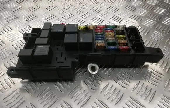 Volvo V70 Fuse module 518717004 8637841