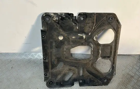 Mazda 3 III Engine splash shield/under tray