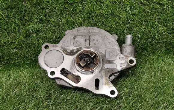 Volkswagen Sharan Vacuum pump 03L145100F