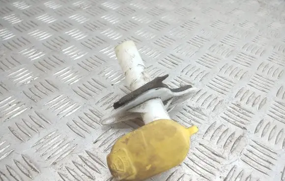 Renault Scenic I Window washer liquid tank fill tube