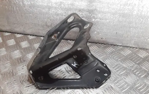 Audi A6 S6 C6 4F Fender mounting bracket 4F0821135
