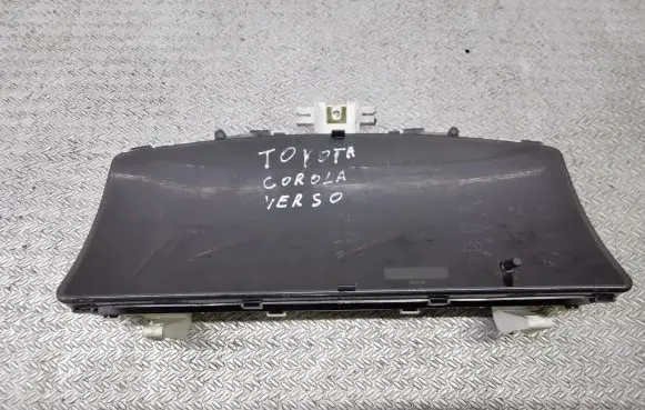 Toyota Corolla Verso E121 Speedometer (instrument cluster) 8380013150