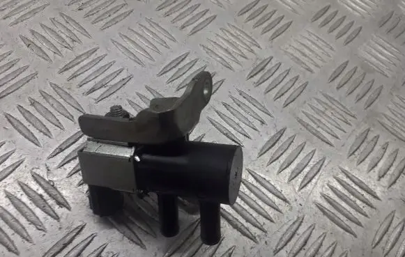 Nissan Qashqai Vacuum valve K5T48594