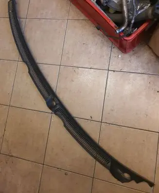 Audi A4 S4 B7 8E 8H Wiper trim 8E1819403