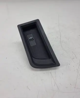 BMW M4 F82 F83 USB socket connector 9207358