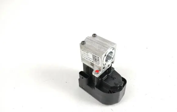 Porsche Taycan 9J1 Coolant heater control valve 4M0816702A