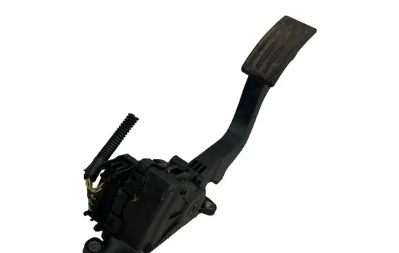 Ford Focus Accelerator throttle pedal 4M519F836AK