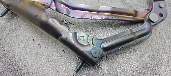Tesla Model 3 Tailgate/trunk/boot hinge 166739800B 1667398