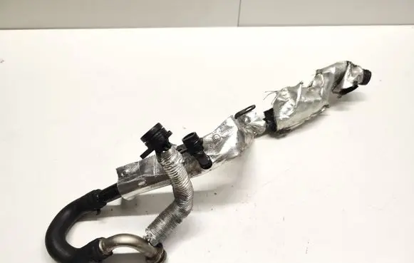 Audi A4 S4 B9 Turbo turbocharger oiling pipe/hose 06L121061C