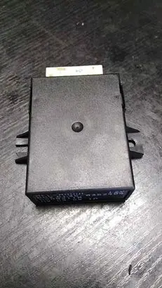BMW 7 E38 Steering rack control module 8352494