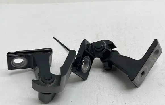Porsche Macan (95B) Rear door hinge set 4G0831401D A046574
