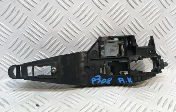 Rear door exterior handle/bracket
